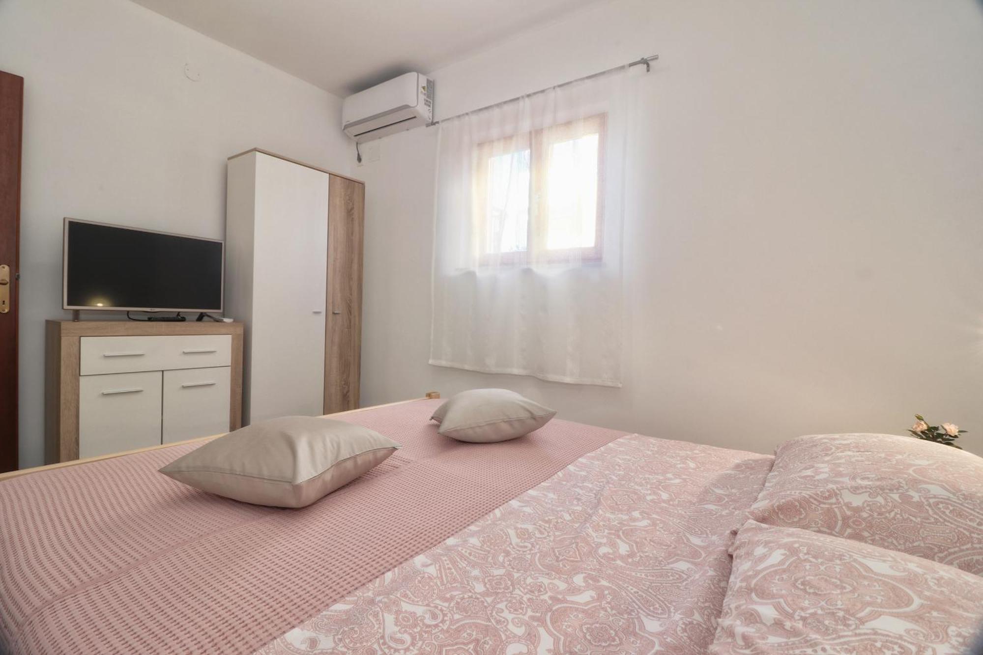 Studio Apartman Edy 3 Pula Exterior photo